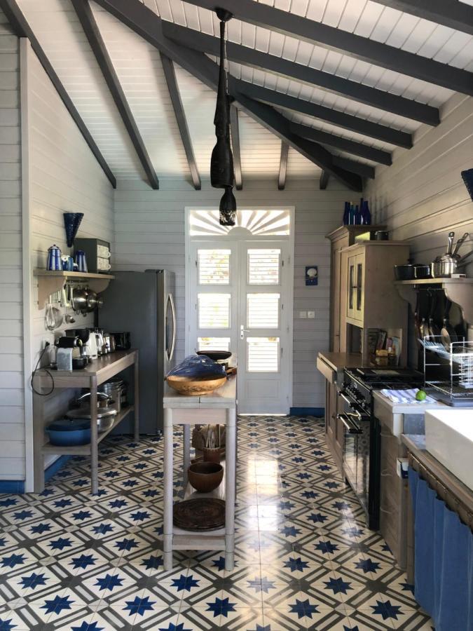 La Maison Bleue - Les Hauts De La Baie Terre-de-Bas Exterior foto