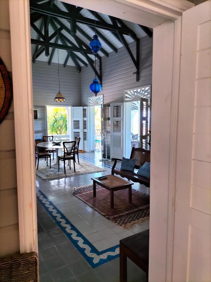 La Maison Bleue - Les Hauts De La Baie Terre-de-Bas Exterior foto