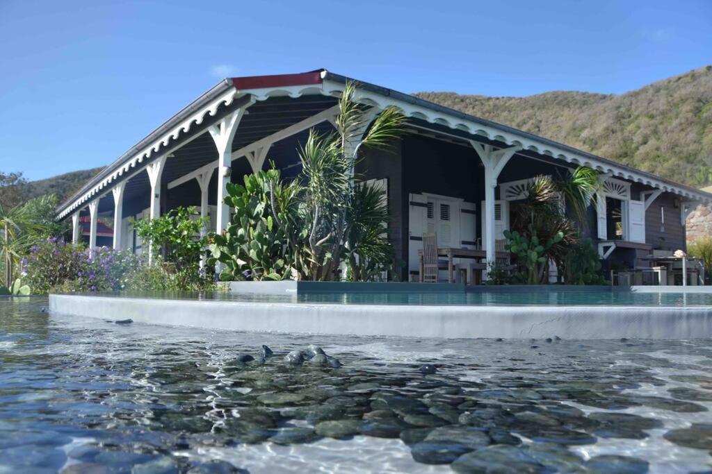 La Maison Bleue - Les Hauts De La Baie Terre-de-Bas Exterior foto